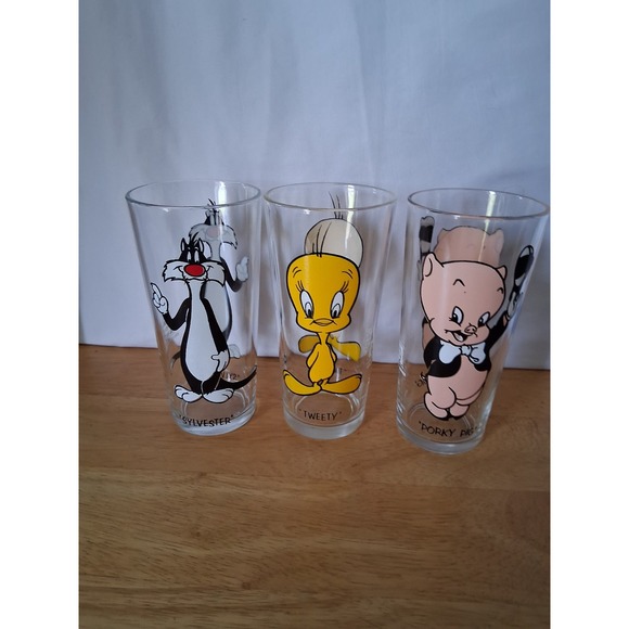 Vintage 16 ounce Cartoon Characters Glasses 1973 - Picture 1 of 9
